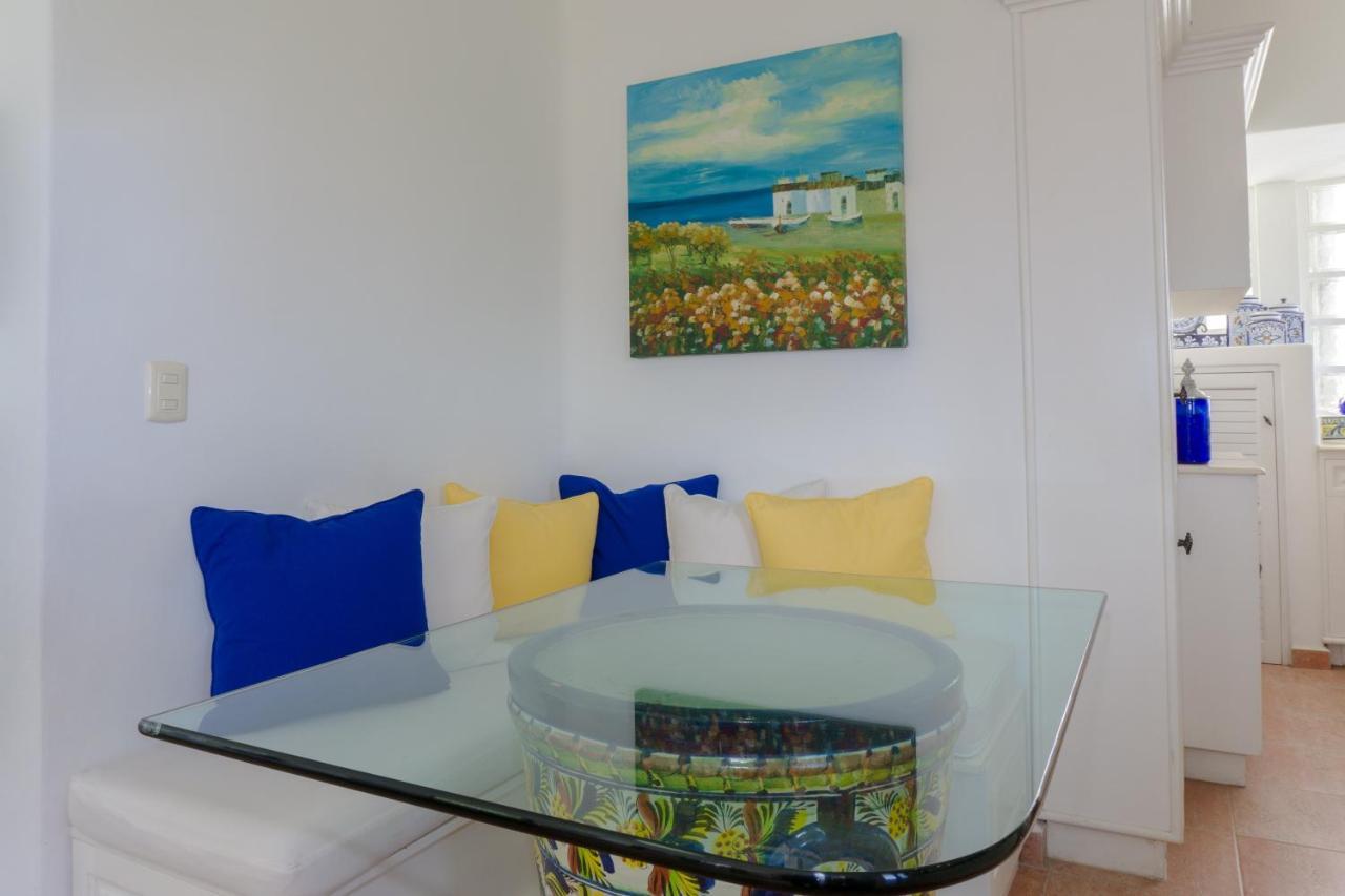 Royal Palms 9